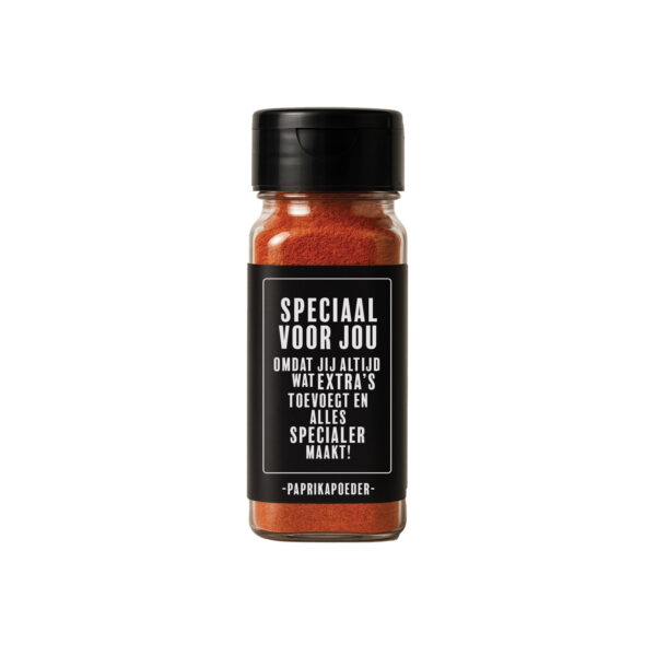 Cadeau paprikapoeder met de tekst: Speciaal voor jou omdat jij altijd wat extra’s toevoegt en alles specialer maakt