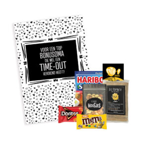 Cadeaupakket filmavond voor bonusoma met snacks, popcorn en filmvoucher – inclusief doos met tekst “Voor een top bonusoma die wel een time-out verdiend heeft!”
